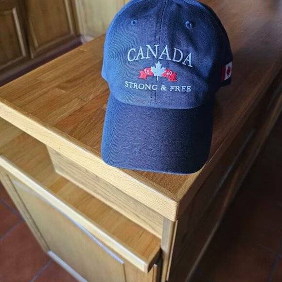 Embroidered Canada Hat: Strong & Free Unisex Baseball Cap - Picture 2 of 3